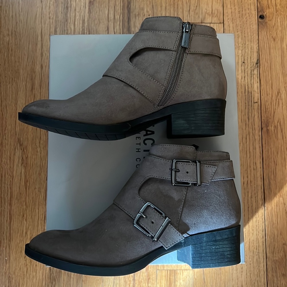 Kenneth Cole Reaction Re-Bella Ankle Bootie
